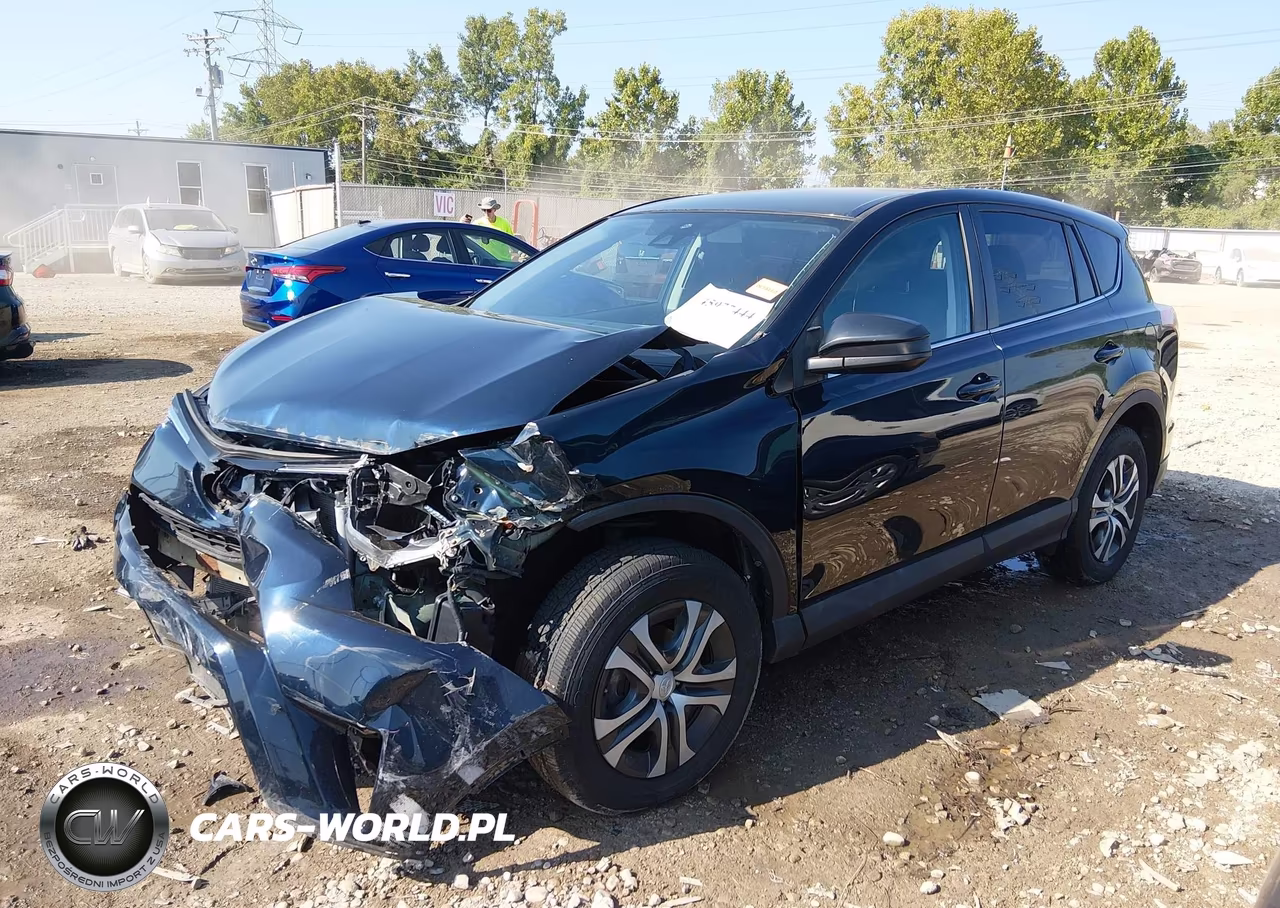2018 Toyota Rav4 Le VIN:2T3BFREV0JW757168 - 2