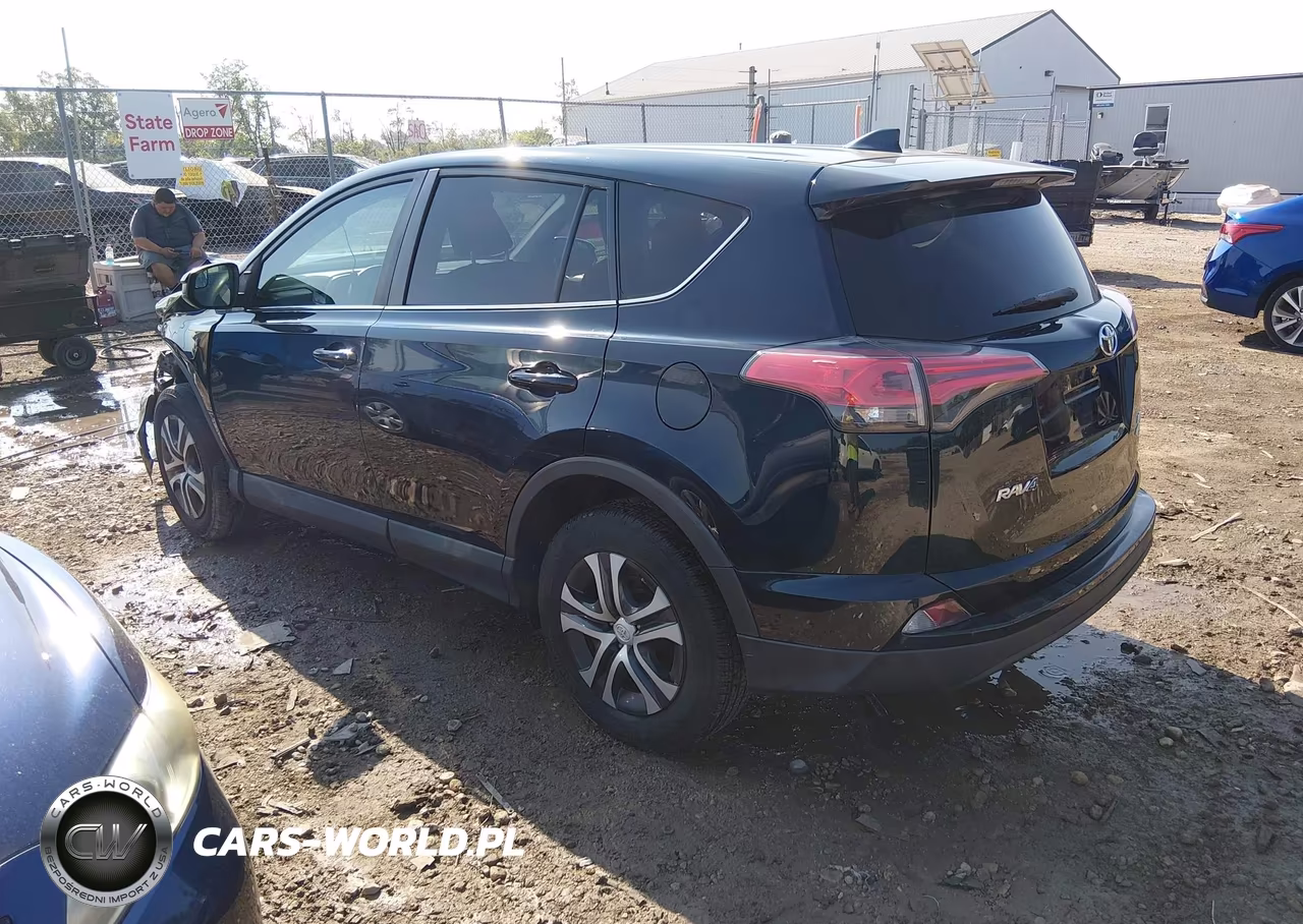 2018 Toyota Rav4 Le VIN:2T3BFREV0JW757168 - 3