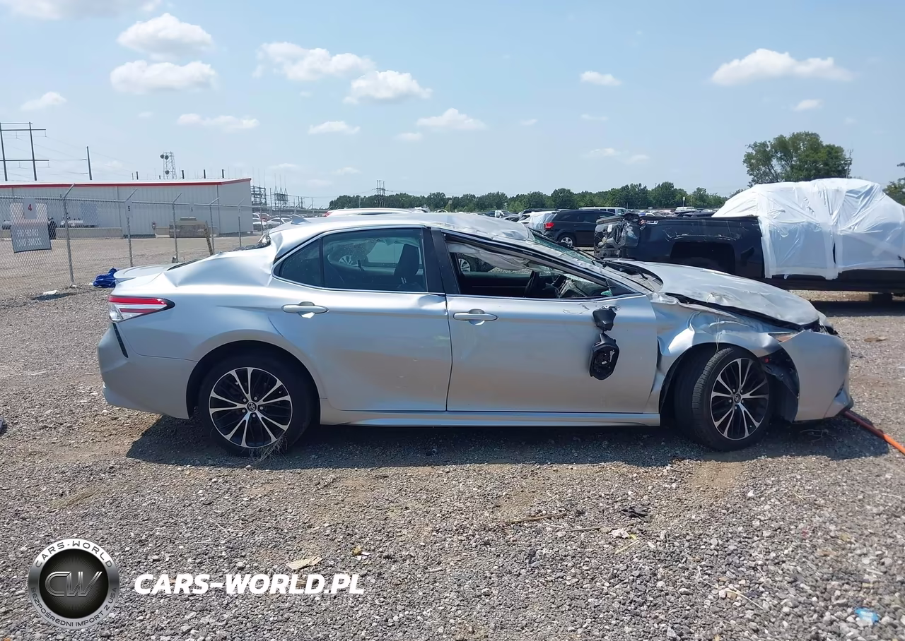 2020 Toyota Camry Se VIN:4T1G11AKXLU333638 - 14