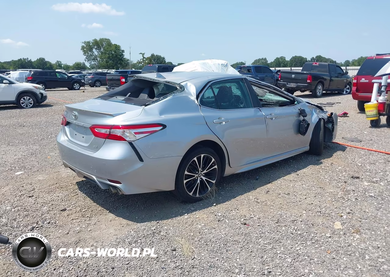 2020 Toyota Camry Se VIN:4T1G11AKXLU333638 - 4
