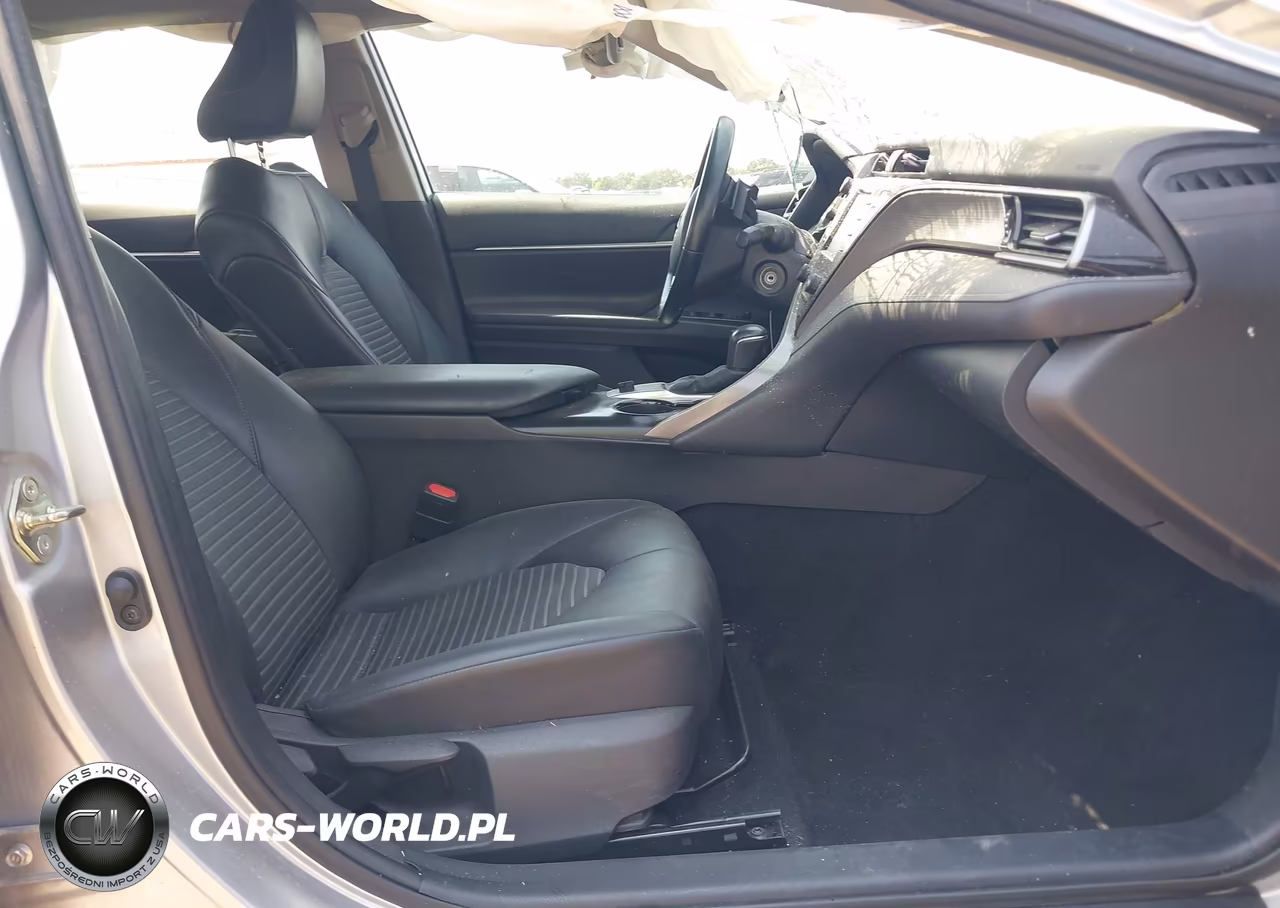 2020 Toyota Camry Se VIN:4T1G11AKXLU333638 - 5
