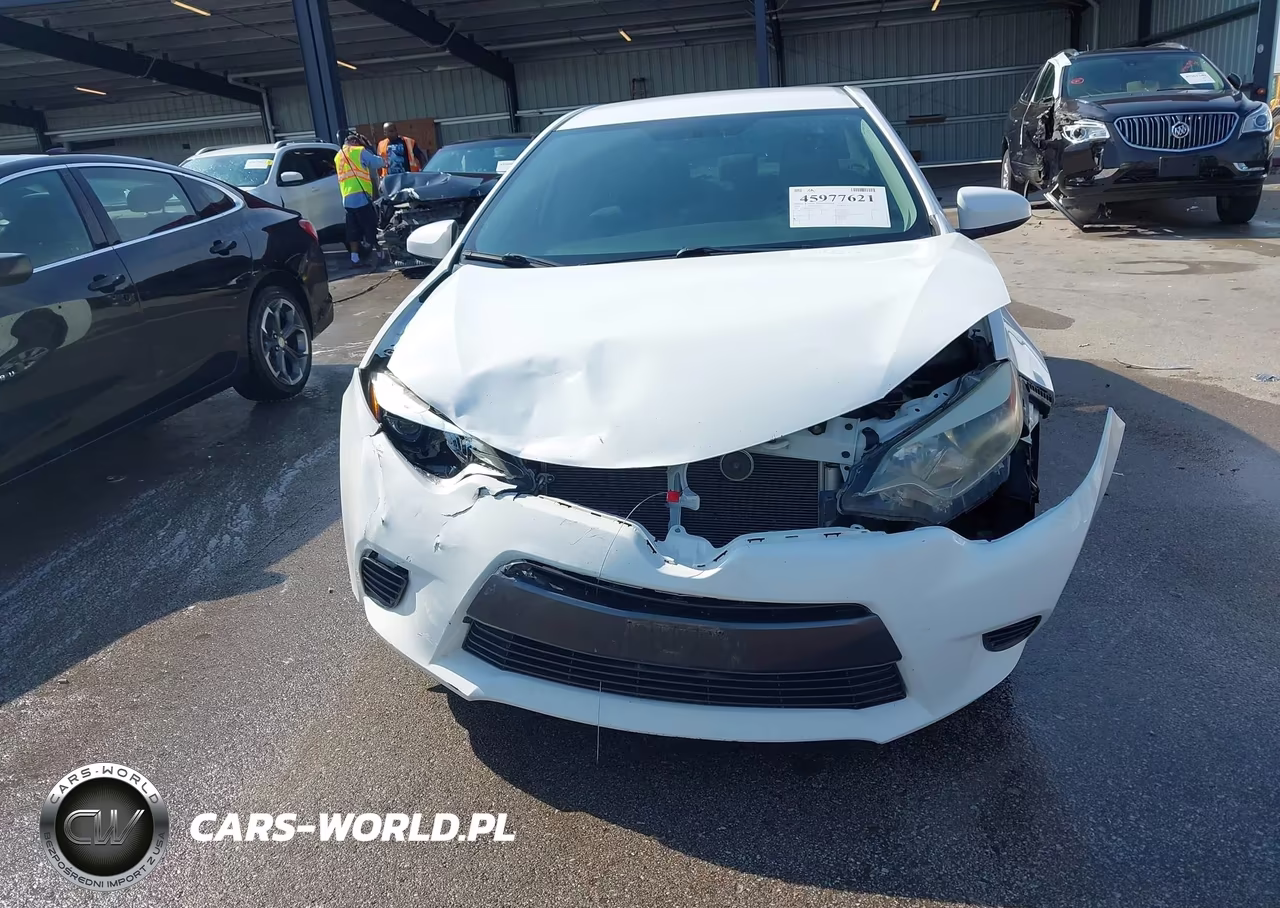 2015 Toyota Corolla Le VIN:2T1BURHE6FC373592 - 12