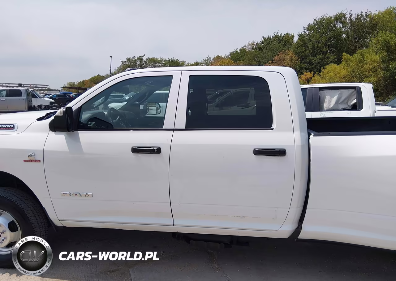 2022 Ram 3500 Chassis Tradesman-Slt-Laramie-Limited VIN:3C7WRTCL7NG142262 - 14