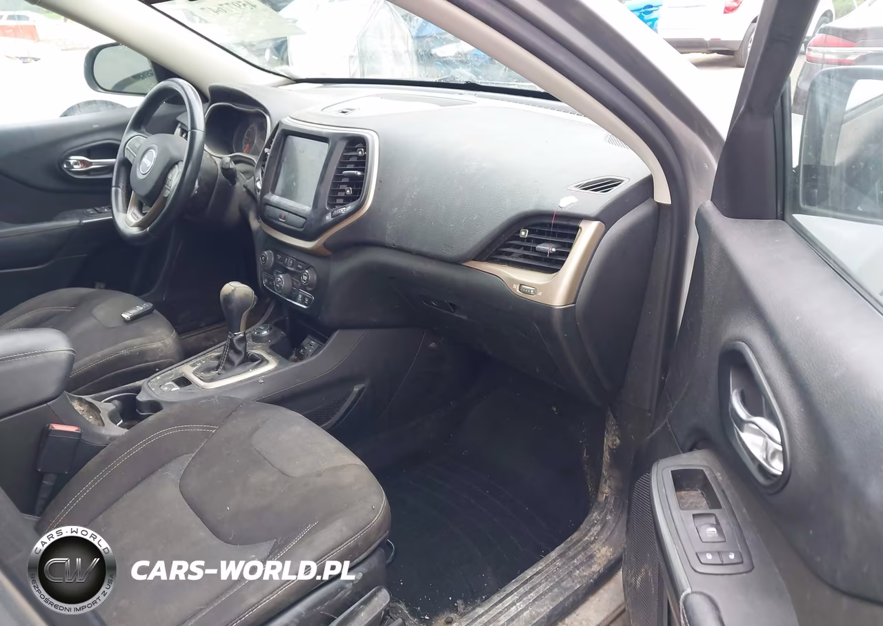 2016 Jeep Cherokee Altitude VIN:1C4PJMCS4GW103803 - 5