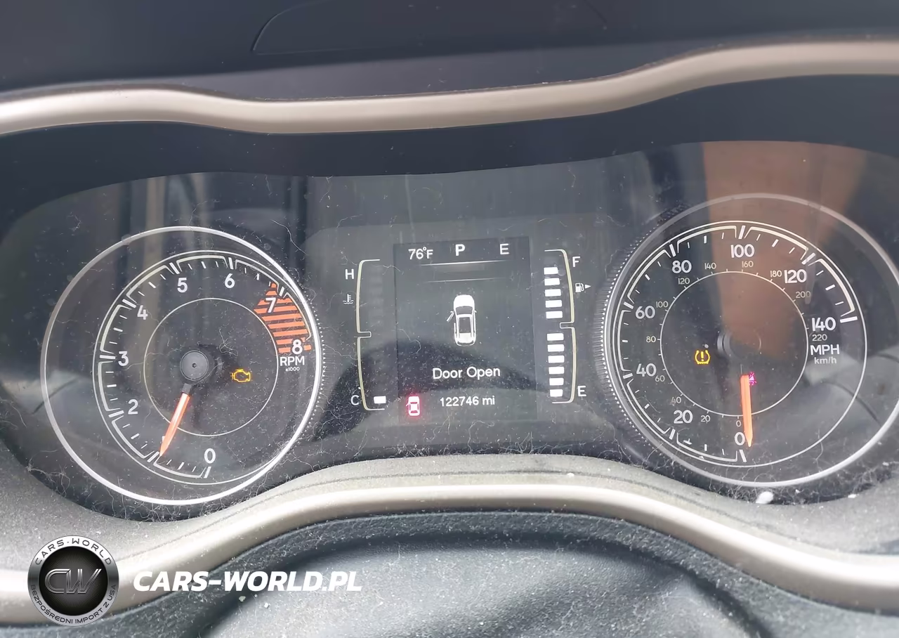 2016 Jeep Cherokee Altitude VIN:1C4PJMCS4GW103803 - 7