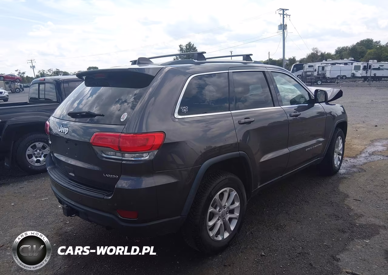 2015 Jeep Grand Cherokee Laredo VIN:1C4RJFAG7FC209973 - 4