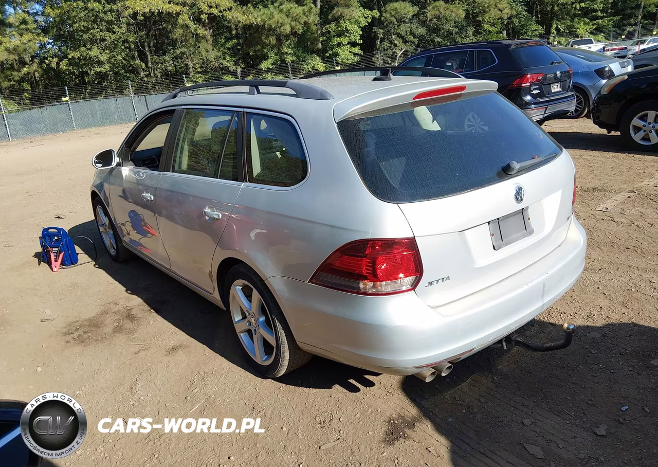 2010 Volkswagen Jetta Tdi VIN:3VWPL7AJ6AM647441 - 3