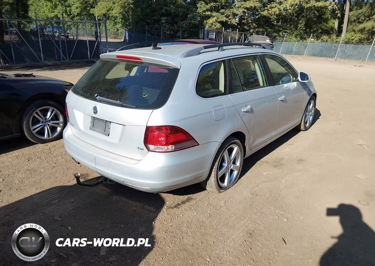 2010 Volkswagen Jetta Tdi VIN:3VWPL7AJ6AM647441 - 4
