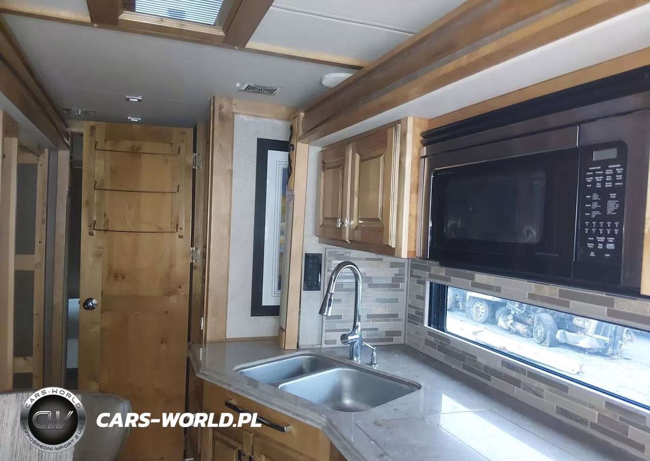 2019 Tiffin Motorhomes Inc Phaeton VIN:5VBPA57A1KA119879 - 13