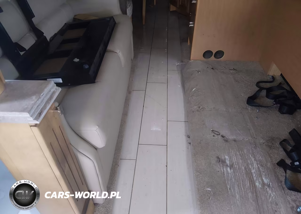 2019 Tiffin Motorhomes Inc Phaeton VIN:5VBPA57A1KA119879 - 8