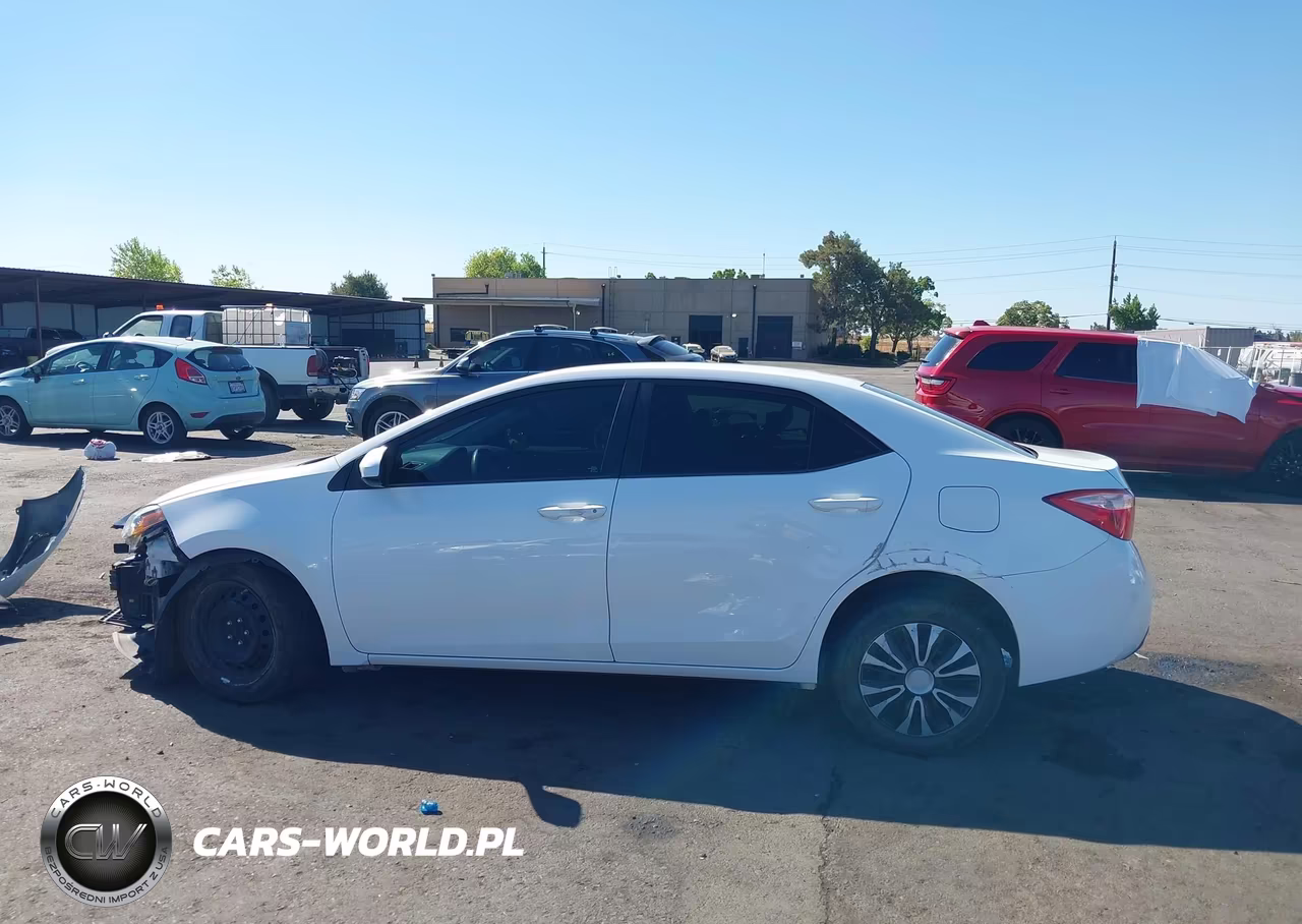 2018 Toyota Corolla Le VIN:2T1BURHE1JC986261 - 14