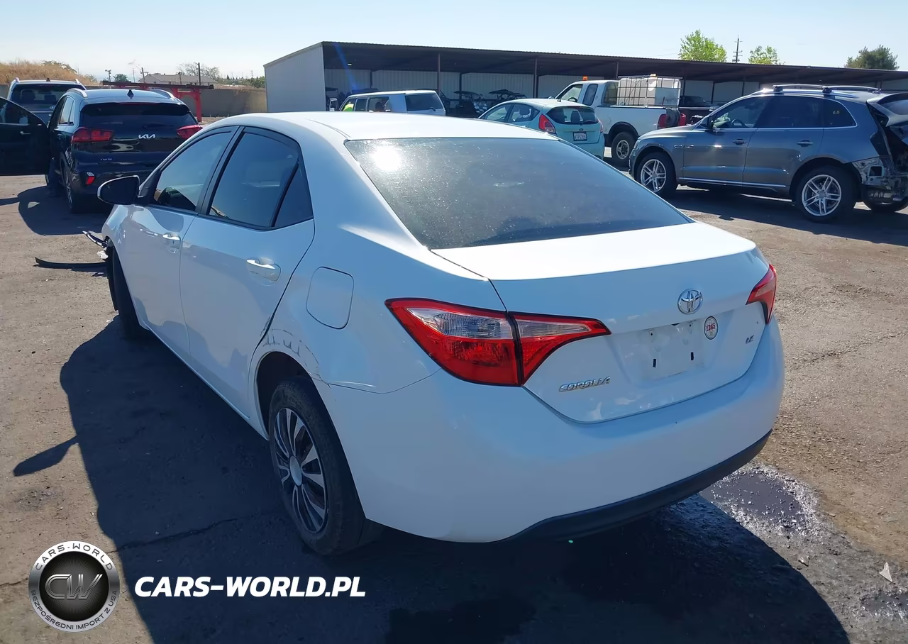 2018 Toyota Corolla Le VIN:2T1BURHE1JC986261 - 3