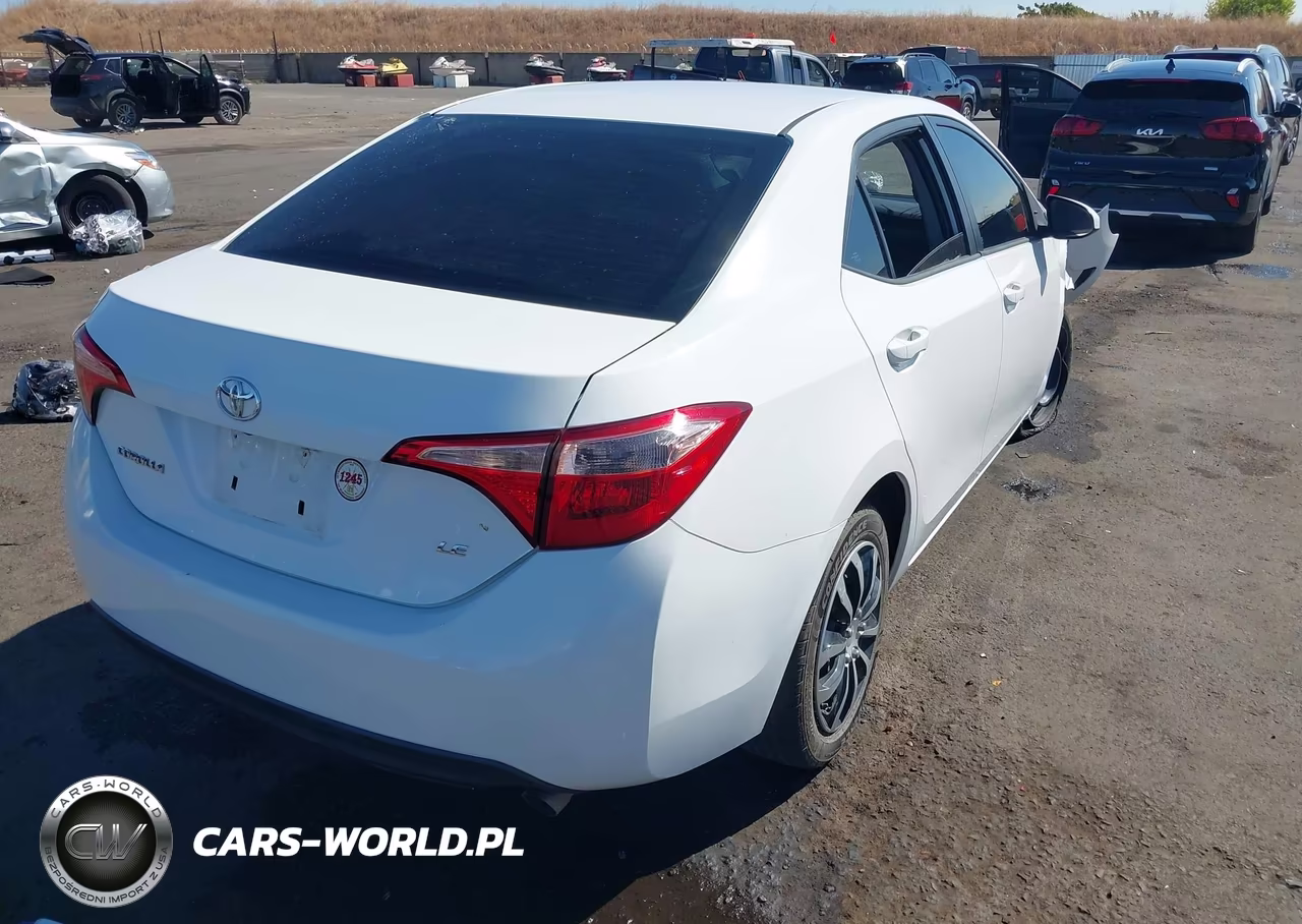 2018 Toyota Corolla Le VIN:2T1BURHE1JC986261 - 4