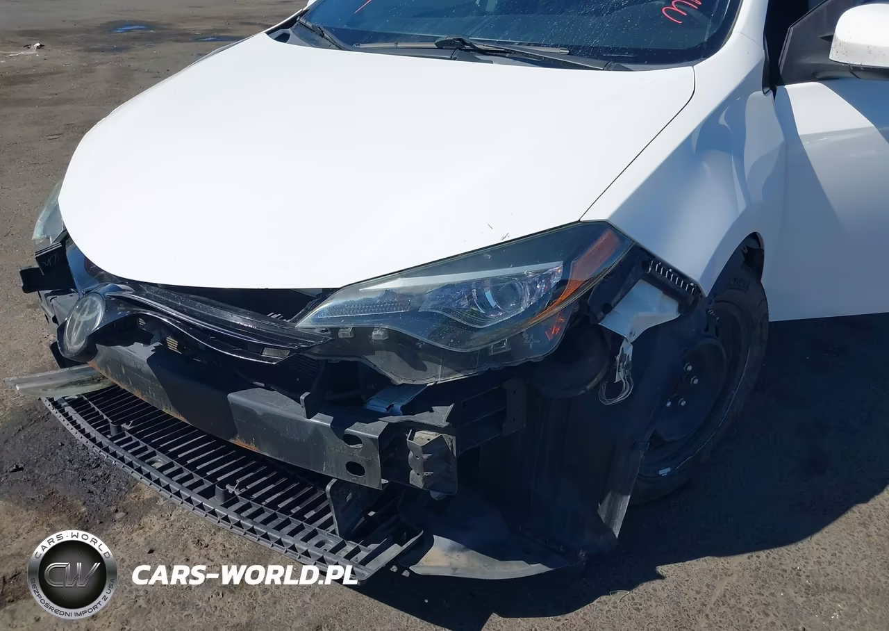 2018 Toyota Corolla Le VIN:2T1BURHE1JC986261 - 6