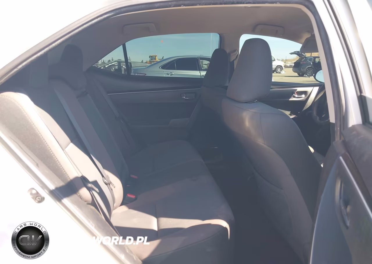 2018 Toyota Corolla Le VIN:2T1BURHE1JC986261 - 8