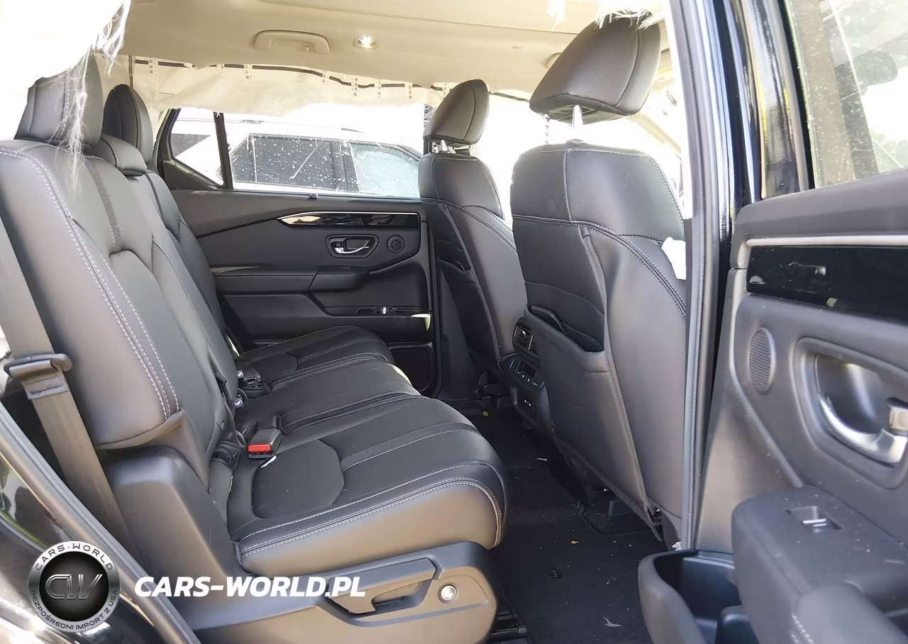 2025 Honda Pilot Touring VIN:5FNYG1H72SB080847 - 8