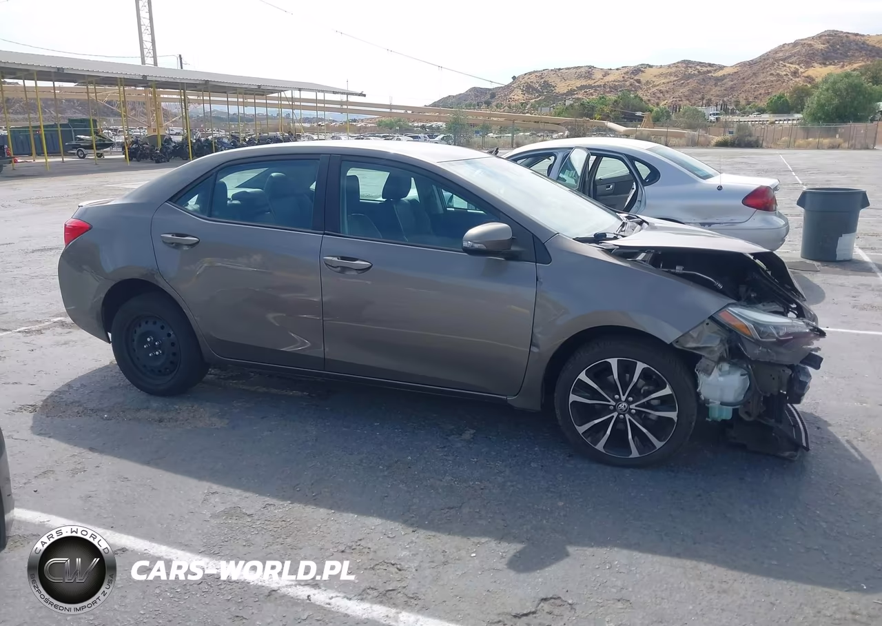 2018 Toyota Corolla Se VIN:5YFBURHE8JP838219 - 14