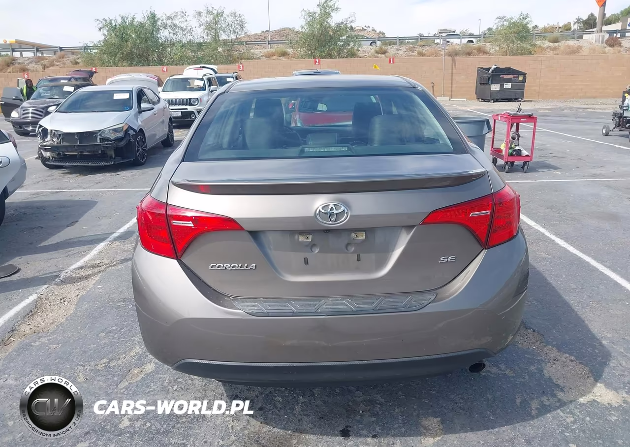 2018 Toyota Corolla Se VIN:5YFBURHE8JP838219 - 17