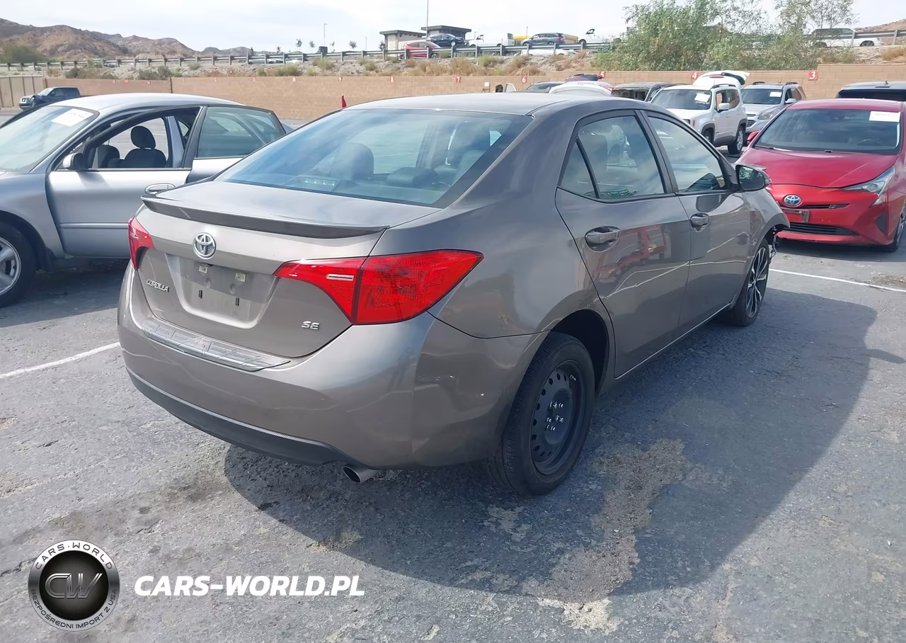 2018 Toyota Corolla Se VIN:5YFBURHE8JP838219 - 4