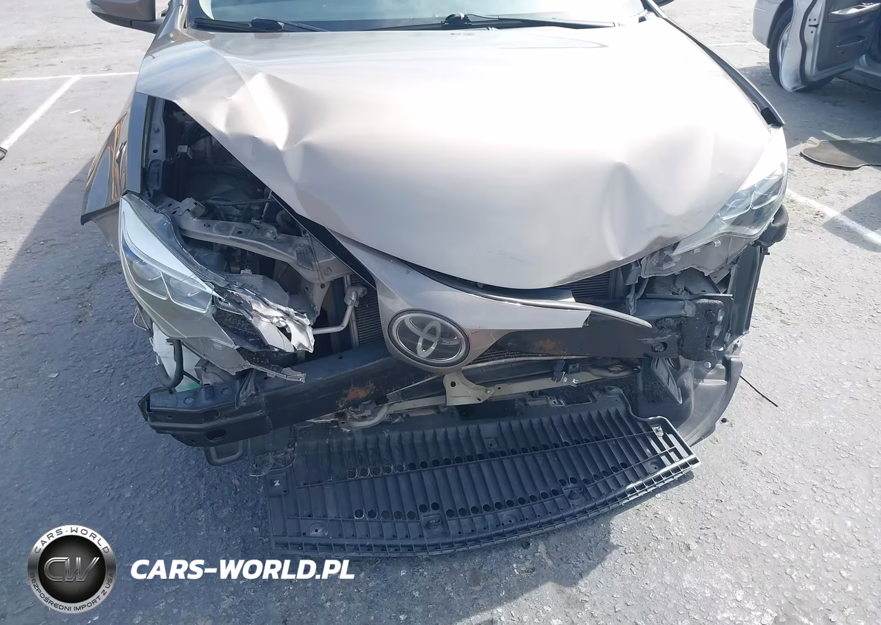 2018 Toyota Corolla Se VIN:5YFBURHE8JP838219 - 6