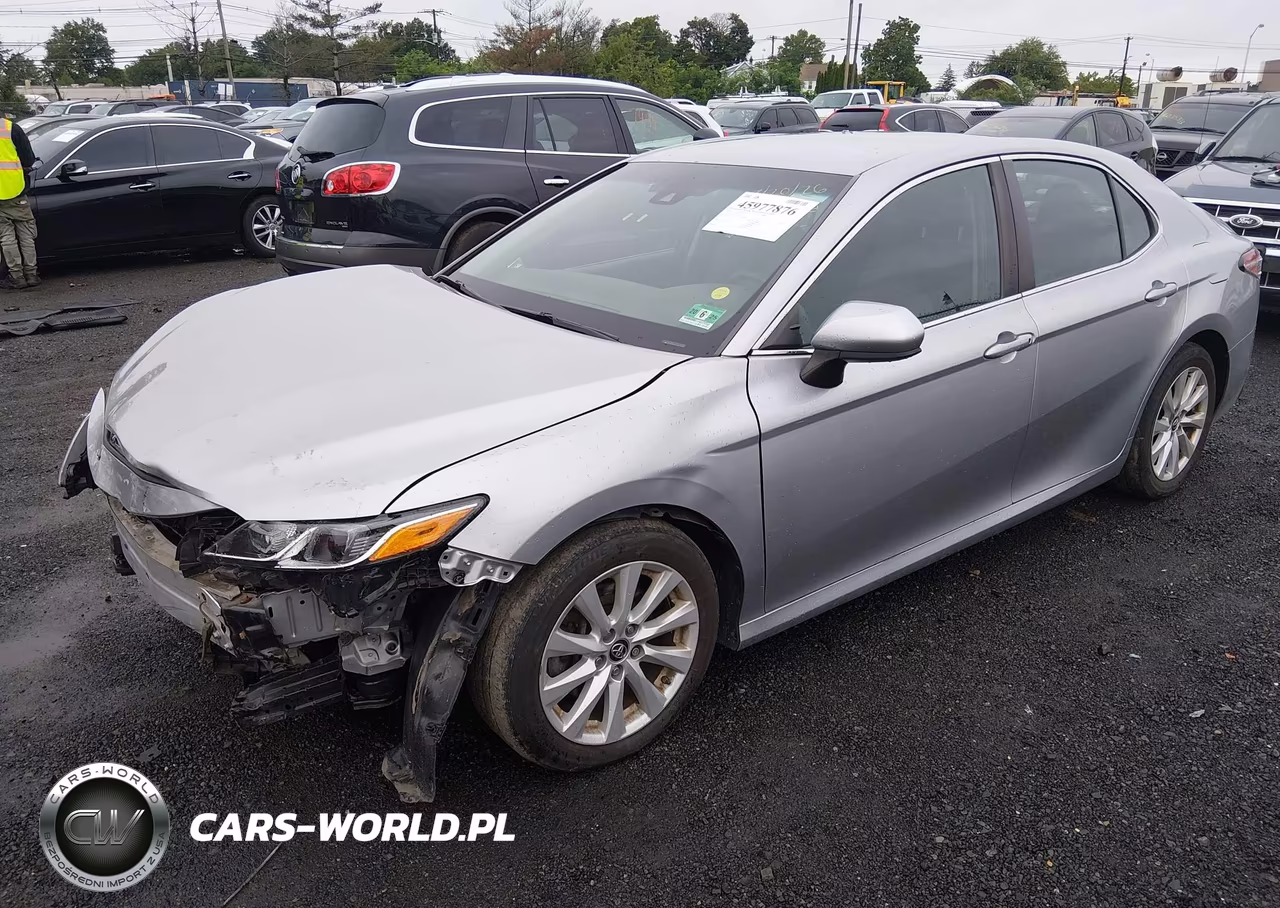 2018 Toyota Camry Le VIN:4T1B11HK8JU601874 - 2