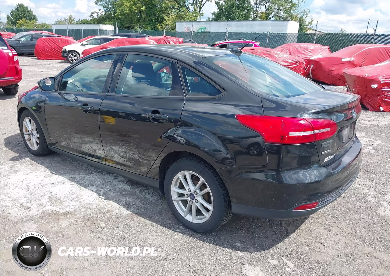2015 Ford Focus Se VIN:1FADP3F27FL273764 - 3