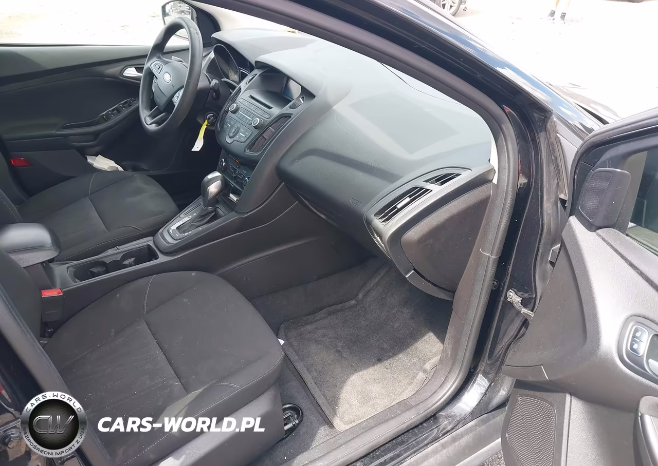 2015 Ford Focus Se VIN:1FADP3F27FL273764 - 5