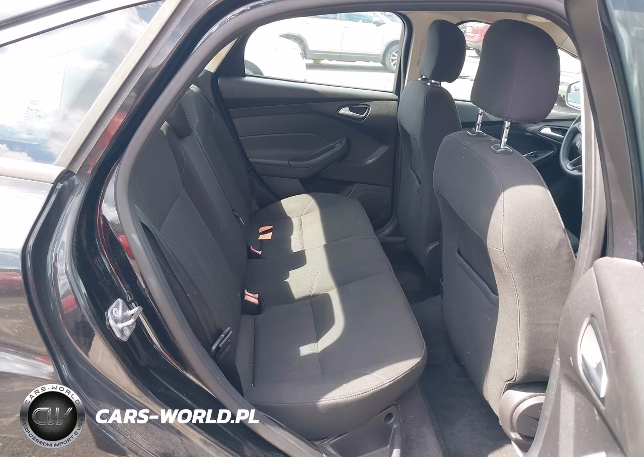 2015 Ford Focus Se VIN:1FADP3F27FL273764 - 8