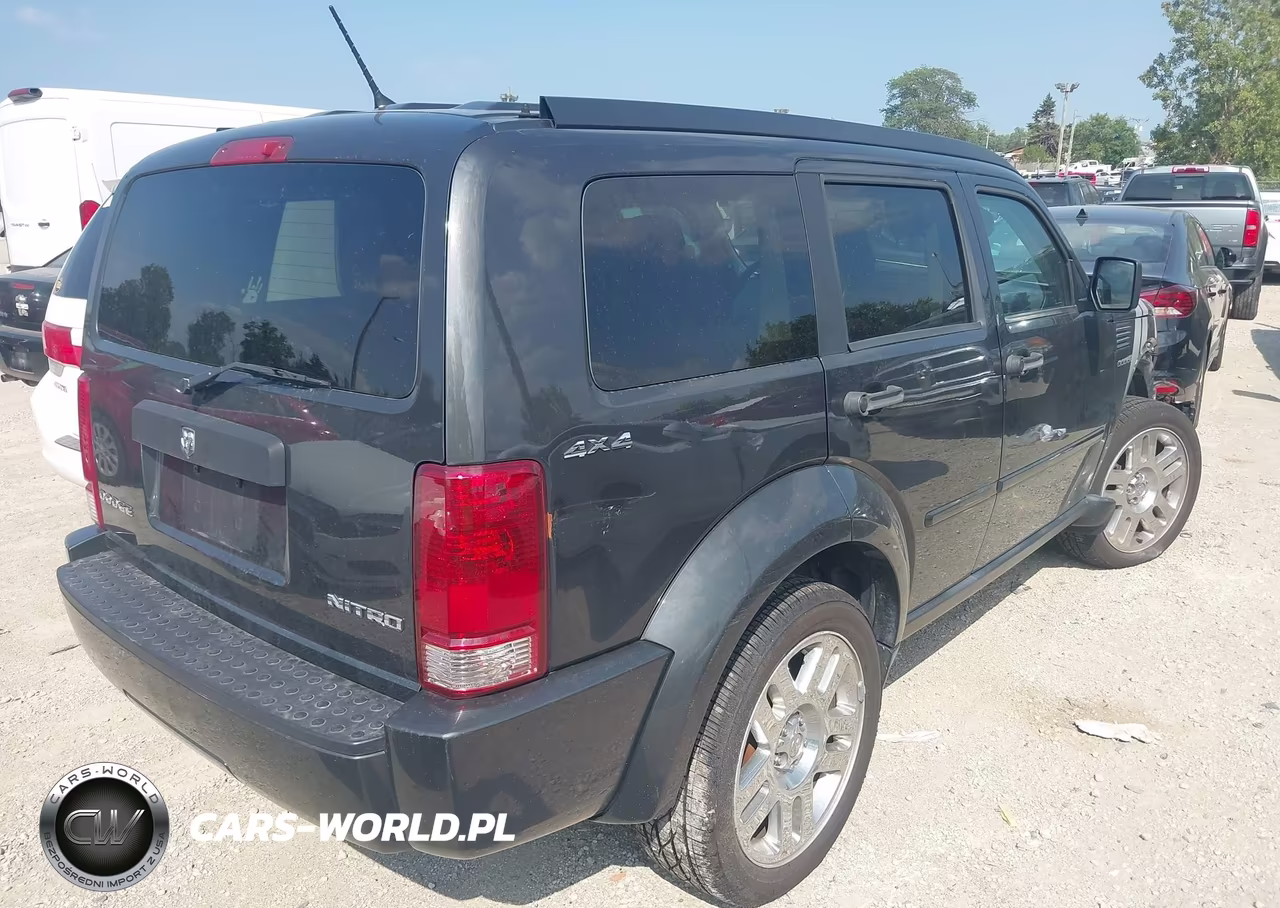 2011 Dodge Nitro Heat VIN:1D4PU4GK6BW576695 - 4
