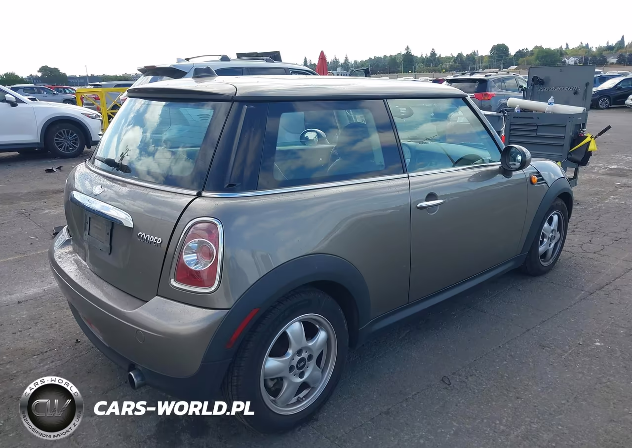 2011 Mini Cooper VIN:WMWSU3C57BT098643 - 4