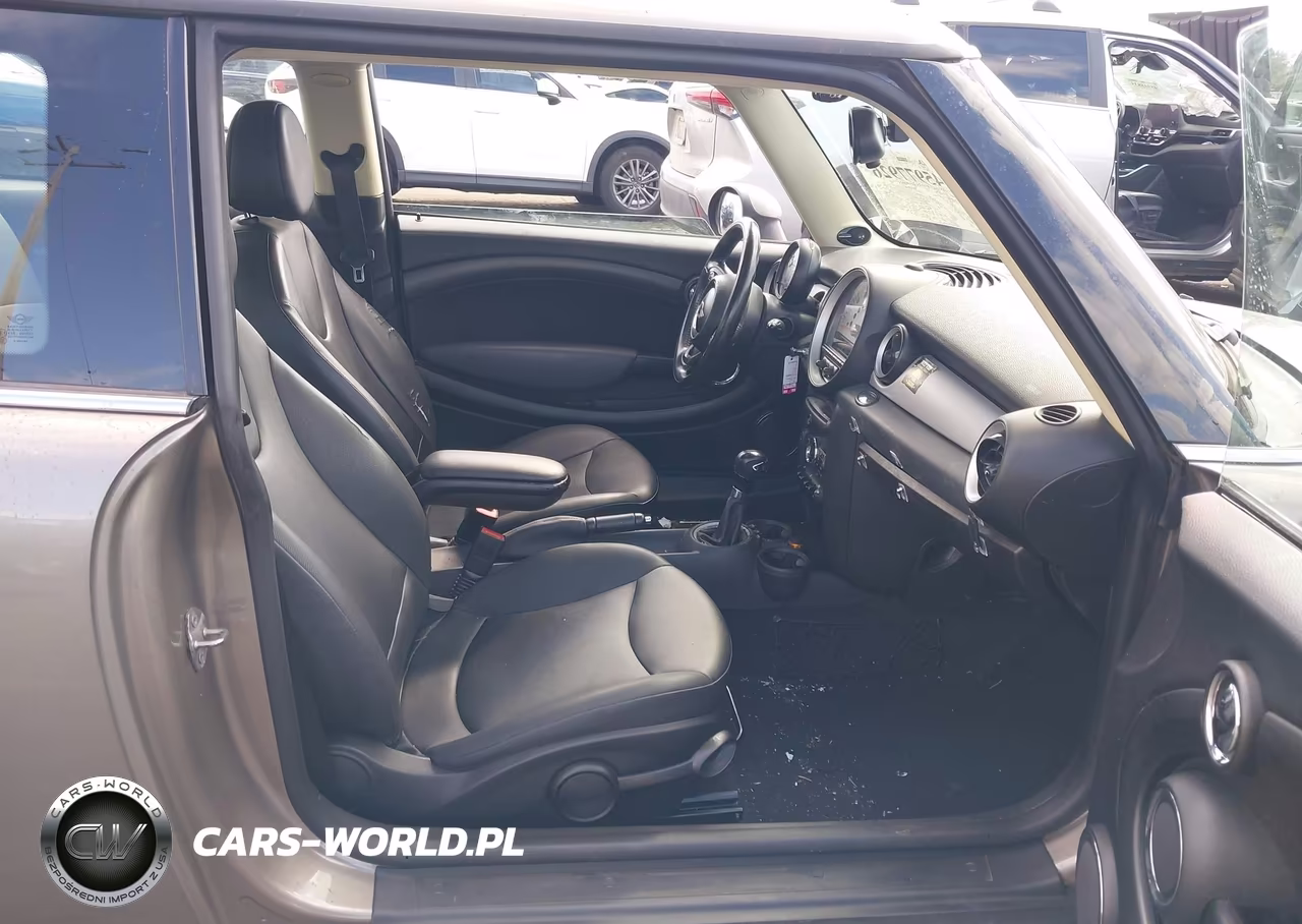 2011 Mini Cooper VIN:WMWSU3C57BT098643 - 5