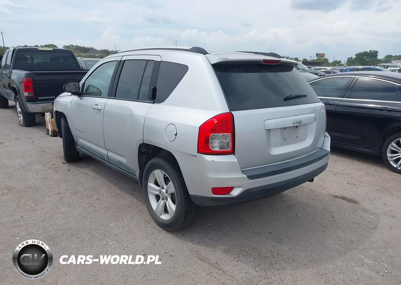 2011 Jeep Compass VIN:1J4NT1FB1BD290704 - 3