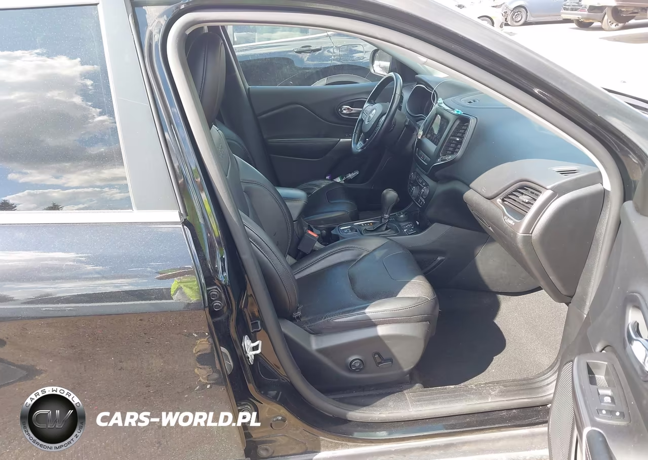 2020 Jeep Cherokee Latitude Lux 4X4 VIN:1C4PJMLXXLD631413 - 5