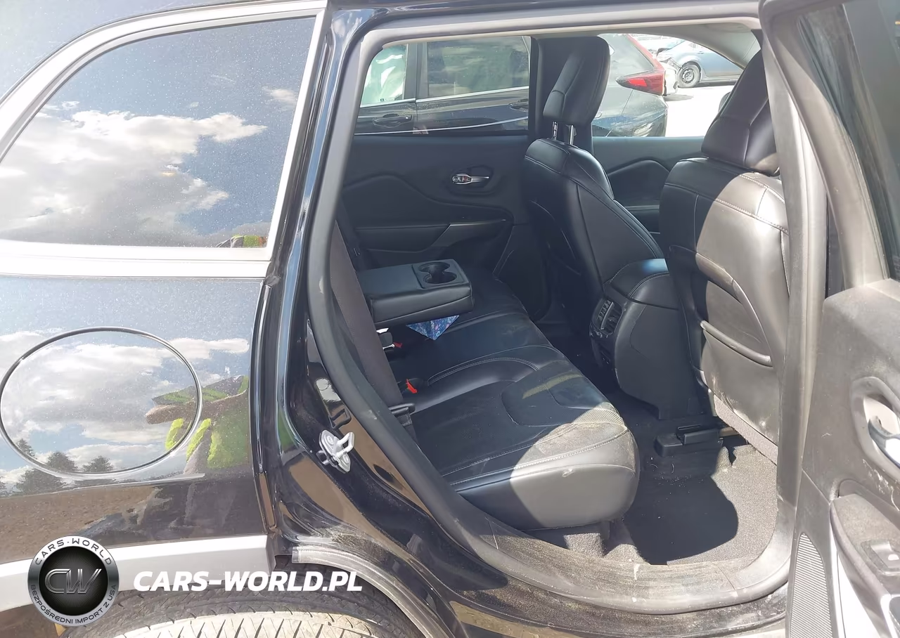 2020 Jeep Cherokee Latitude Lux 4X4 VIN:1C4PJMLXXLD631413 - 8