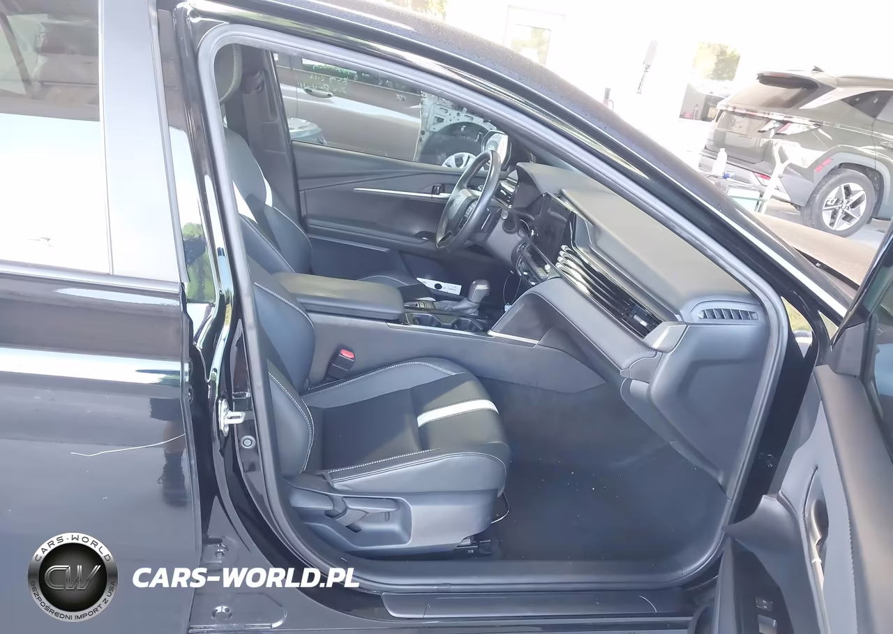 2025 Toyota Camry Se VIN:4T1DAACK9SU076227 - 5