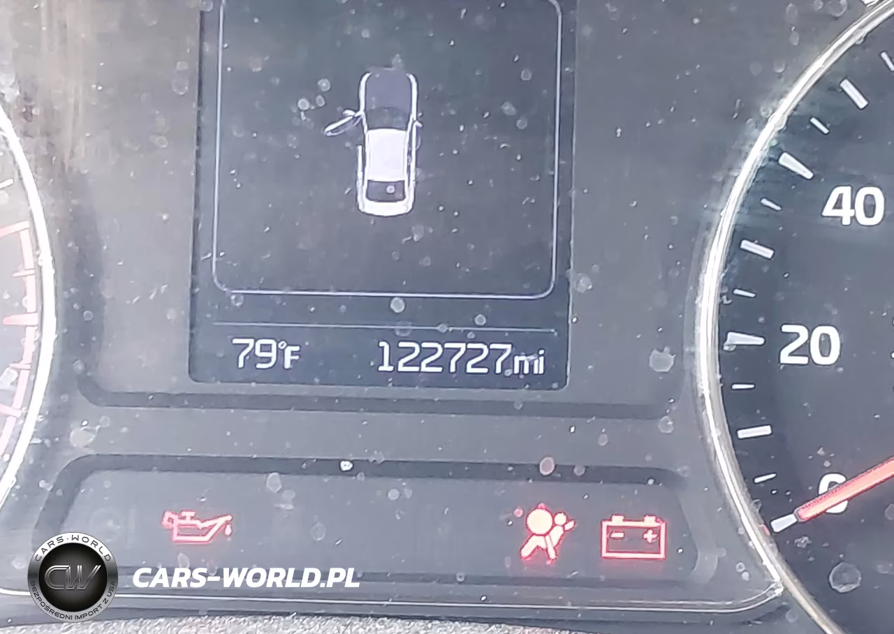 2018 Kia Forte Lx VIN:3KPFK4A74JE275824 - 12