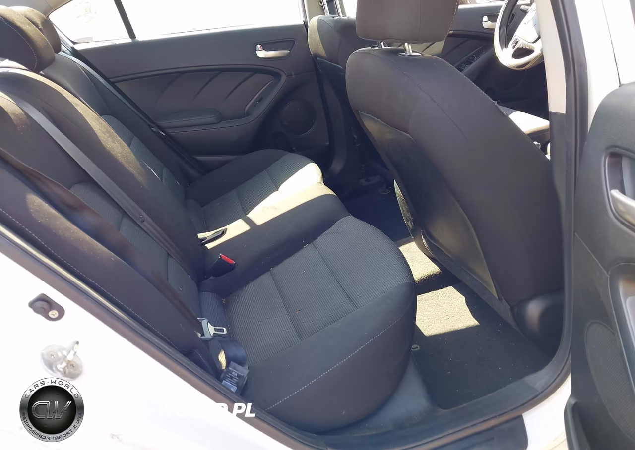 2018 Kia Forte Lx VIN:3KPFK4A74JE275824 - 8
