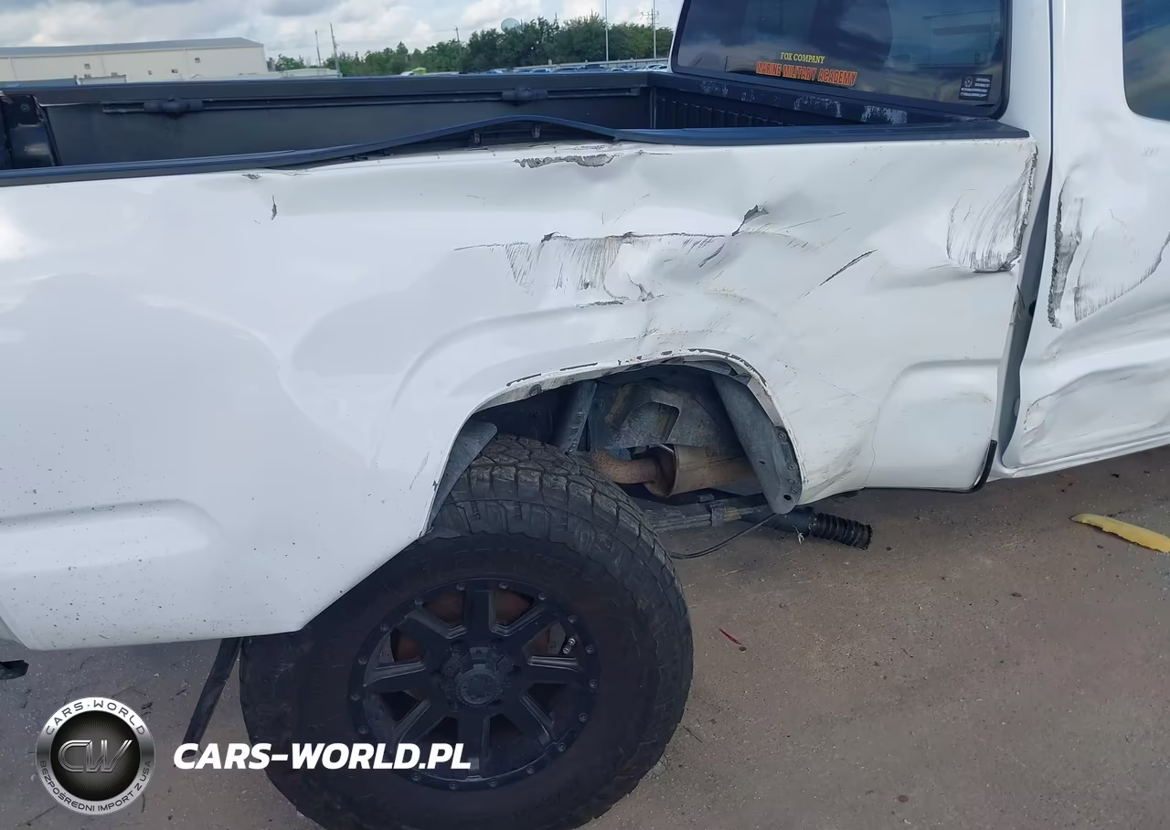 2019 Toyota Tacoma Sr VIN:5TFSX5EN3KX068583 - 18