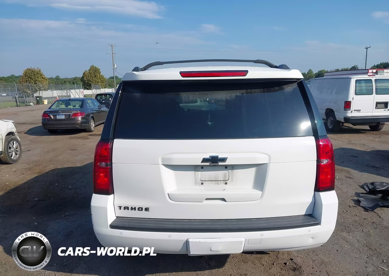 2018 Chevrolet Tahoe Premier VIN:1GNSKCKC7JR104386 - 17
