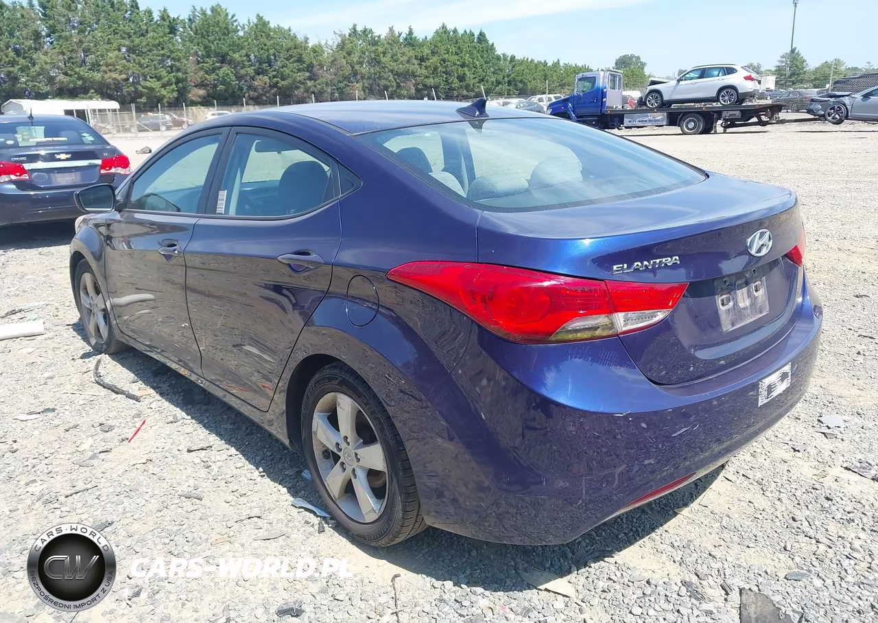 2013 Hyundai Elantra Gls VIN:5NPDH4AE1DH324241 - 3