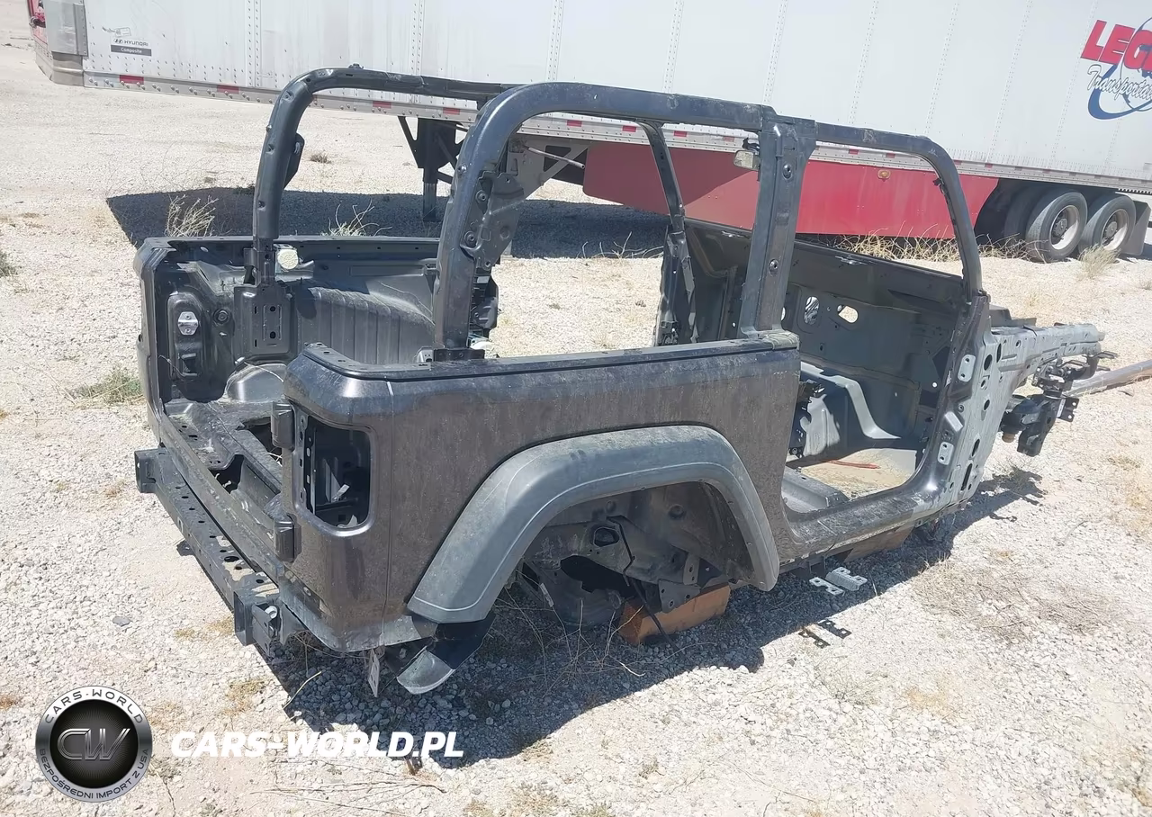 2020 Jeep Wrangler Sport 4X4 VIN:1C4GJXAG0LW315267 - 4