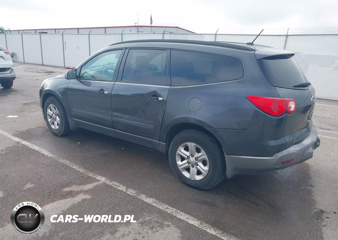 2012 Chevrolet Traverse Ls VIN:1GNKRFED3CJ381006 - 3