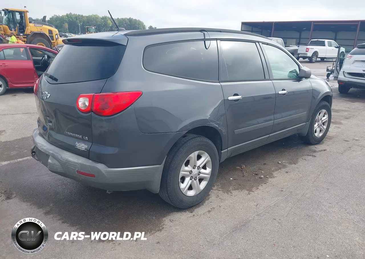 2012 Chevrolet Traverse Ls VIN:1GNKRFED3CJ381006 - 4