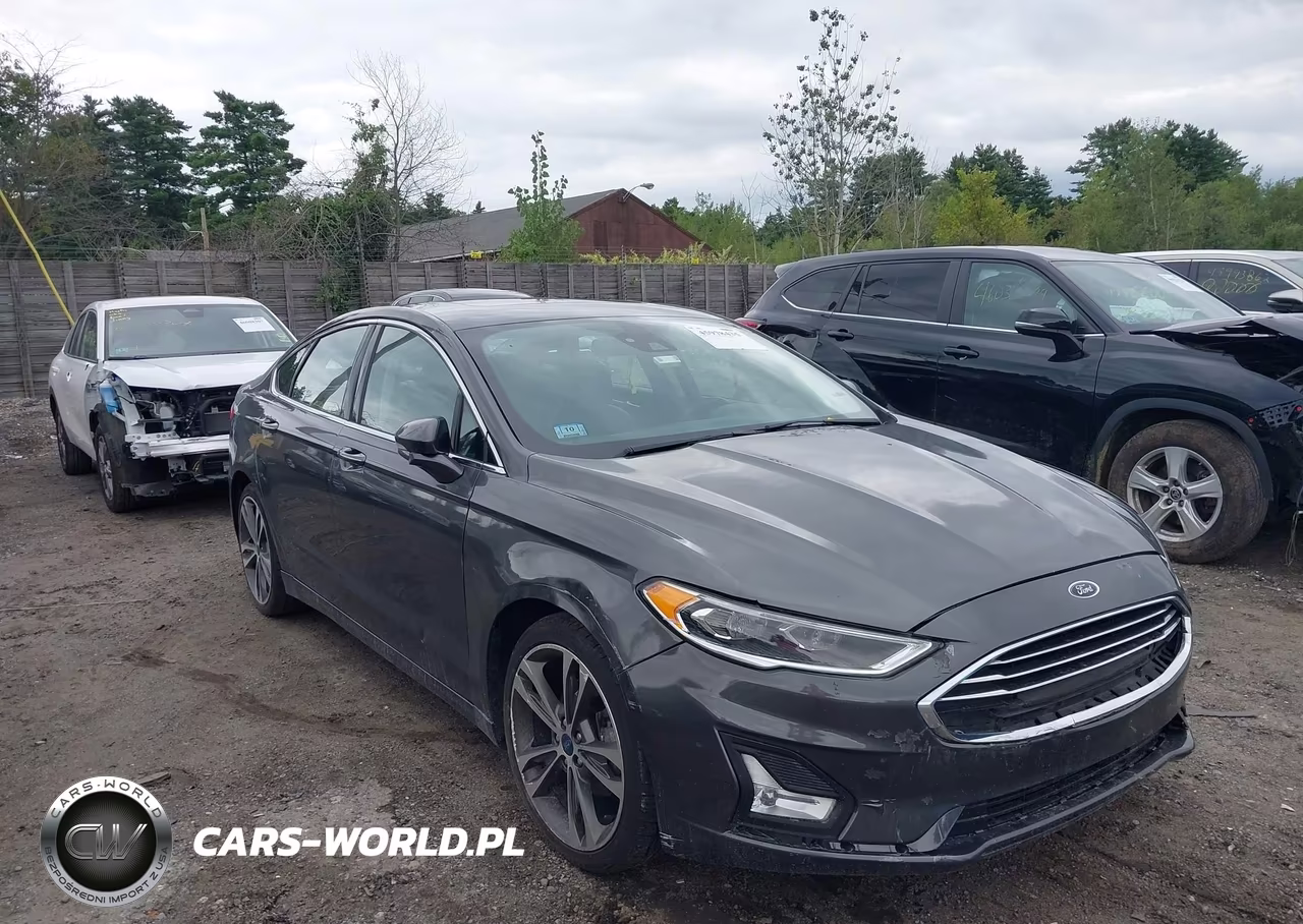 2020 Ford Fusion Titanium – zdjęcie 1 z 17