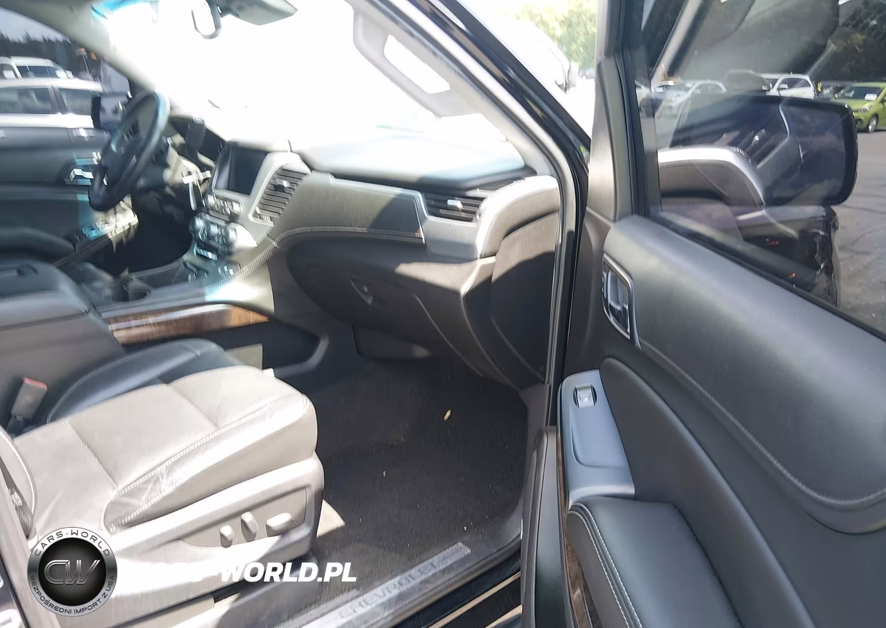 2018 Chevrolet Suburban Lt VIN:1GNSKHKC4JR134474 - 5