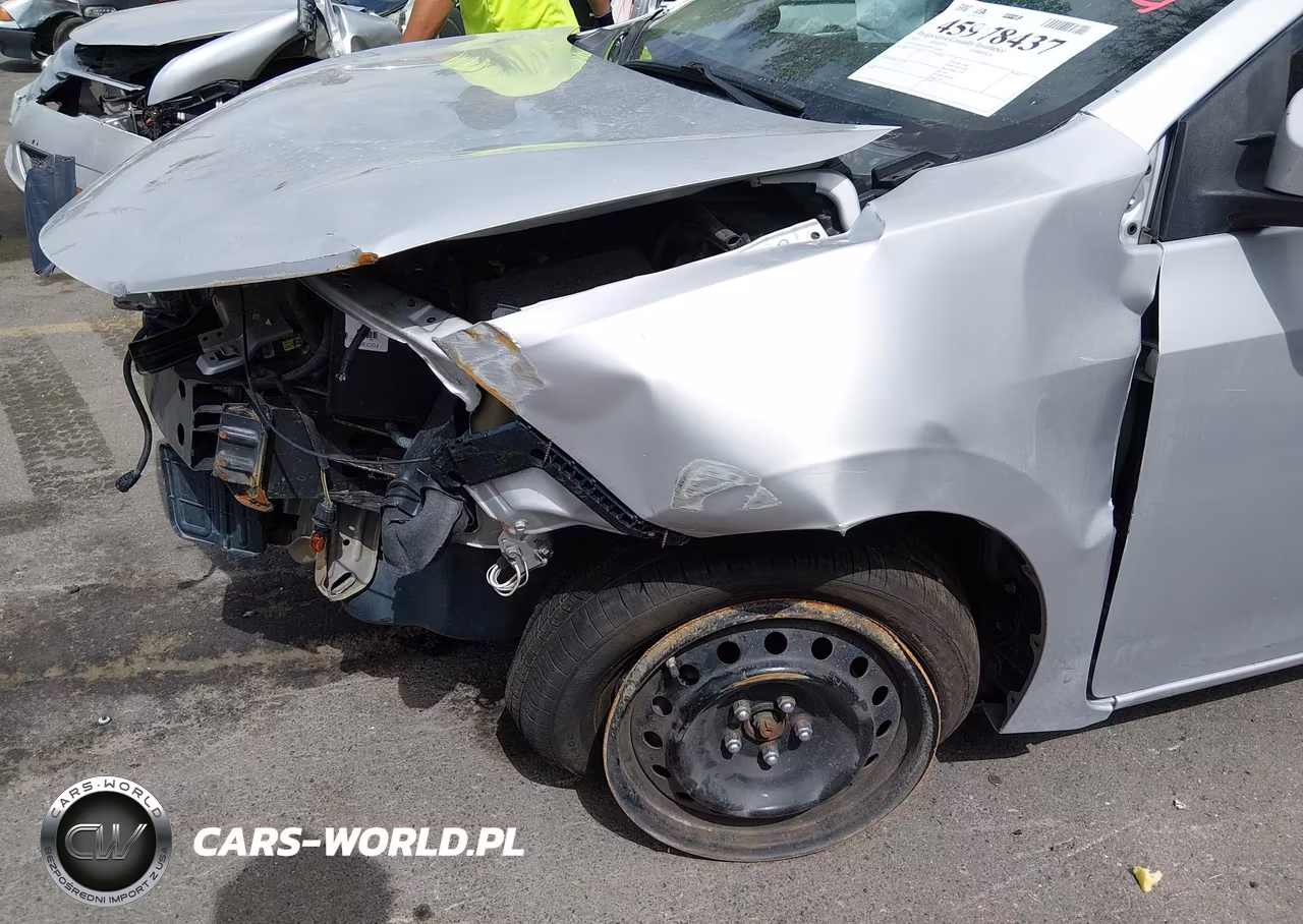 2017 Toyota Corolla Le VIN:5YFBURHE9HP723008 - 6