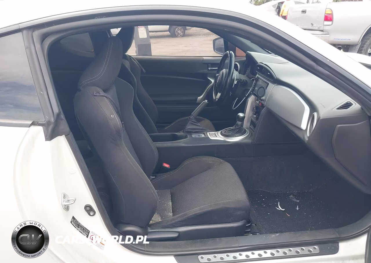 2017 Toyota 86 VIN:JF1ZNAA12H8702359 - 5