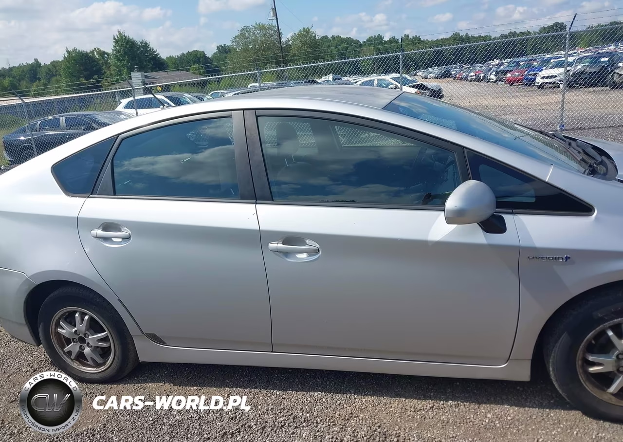 2011 Toyota Prius Three VIN:JTDKN3DU2B1470665 - 13
