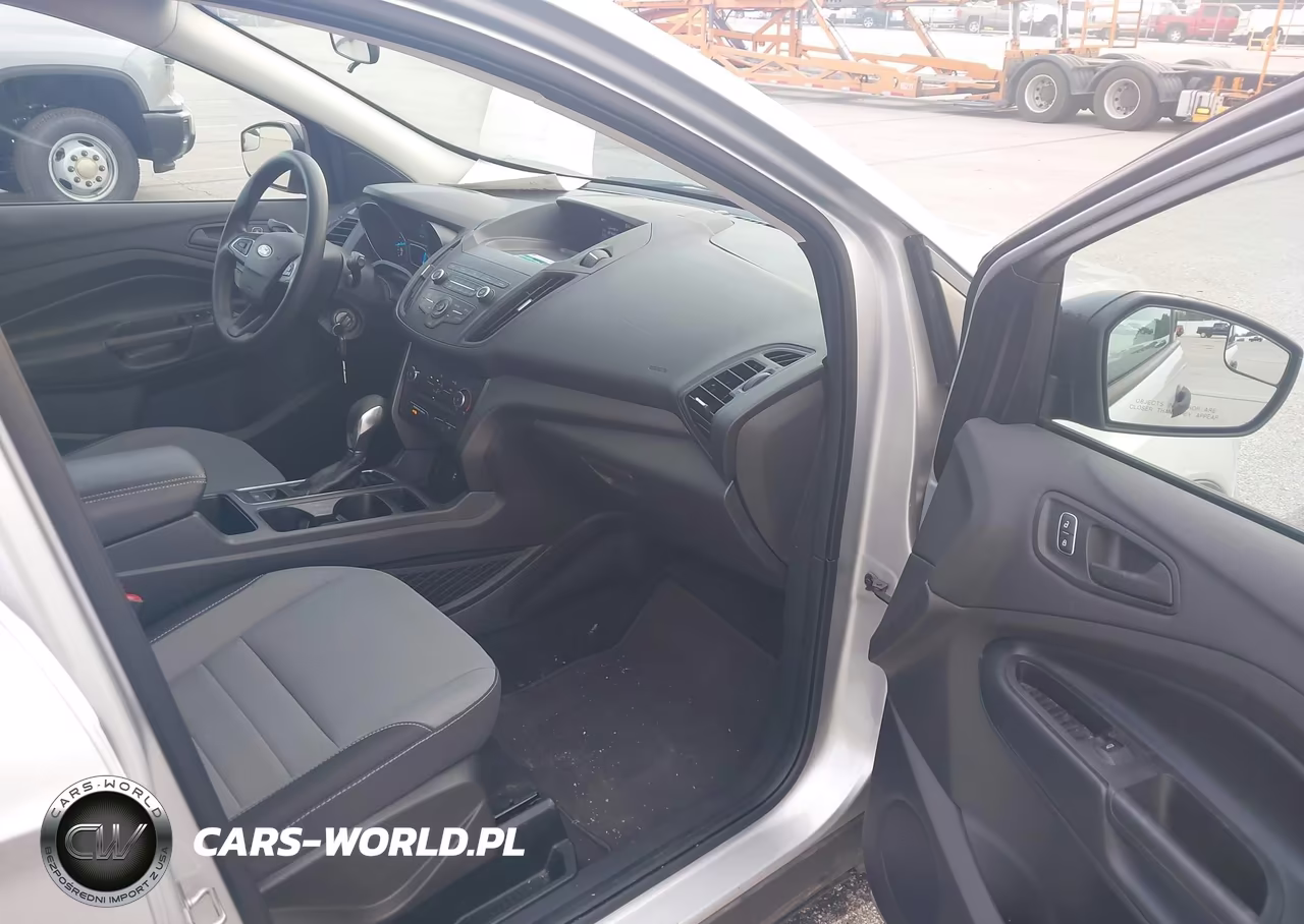 2019 Ford Escape S VIN:1FMCU0F7XKUB38478 - 5
