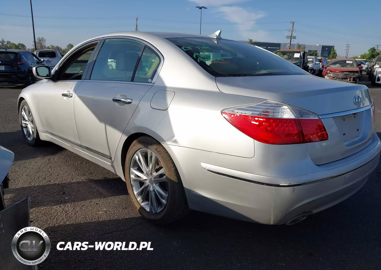 2011 Hyundai Genesis 4.6 VIN:KMHGC4DF1BU124894 - 3